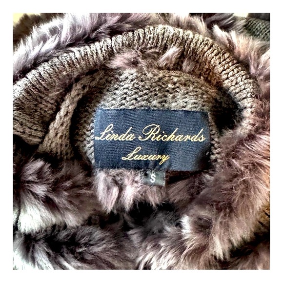 Linda Richards Women’s Waist-Length Rabbit-Fur Jacket. Purple/Black. Small - Picture 10 of 11